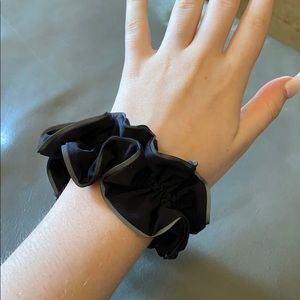 lululemon athletica Accessories - Lululemon Scrunchie lululemon athletica Accessories - Lululemon Scrunchie